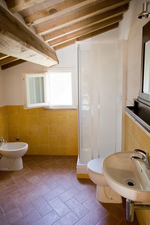 Agriturismo L'Isola Crespina Номер фото